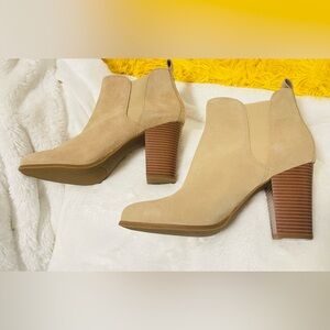 Michael Kors size 10 suede Heel Ankle Boots